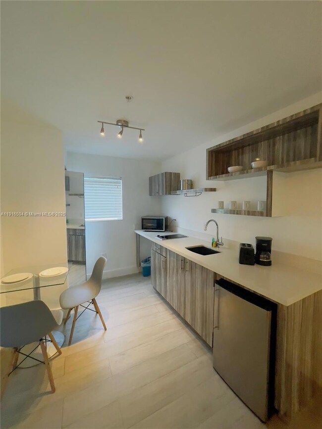 8320 Harding Ave unit 606, Miami Beach, FL 33141 - photo 4