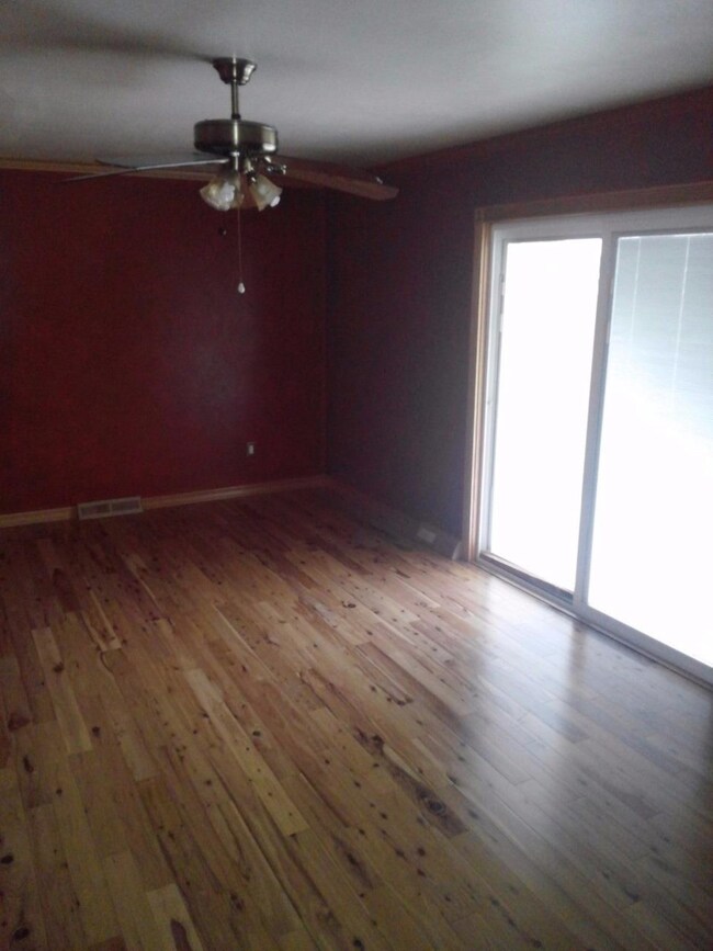 611 Omega Dr, Crown Point, IN 46307 - photo 7