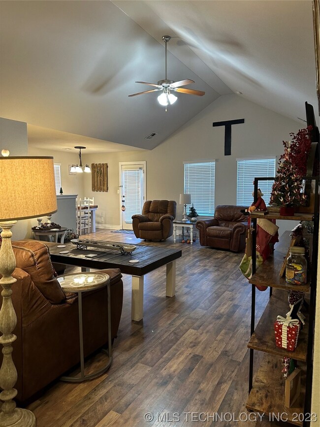 2825 N 22nd St, Broken Arrow, OK 74012 - photo 3