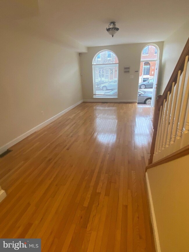 210 S East Ave, Baltimore, MD 21224 - photo 3