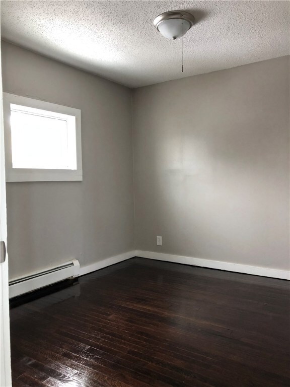 917 Roosevelt Ave, Pawtucket, RI 02860 - photo 6