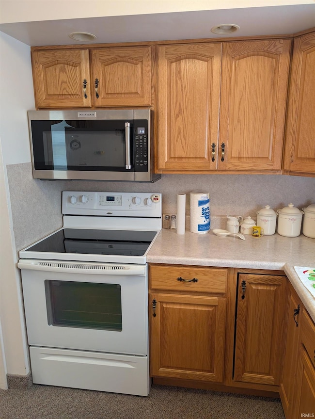 766 W Van Buren St, Berne, IN 46711 - photo 5