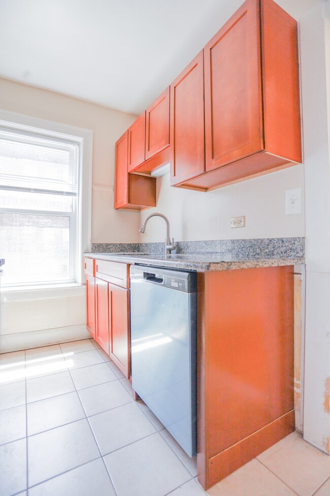 4811 N Bell Ave unit 3N, Chicago, IL 60625 - photo 3