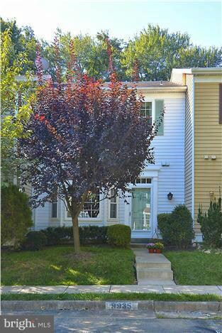 9935 Capperton Dr, Oakton, VA 22124 - photo 2