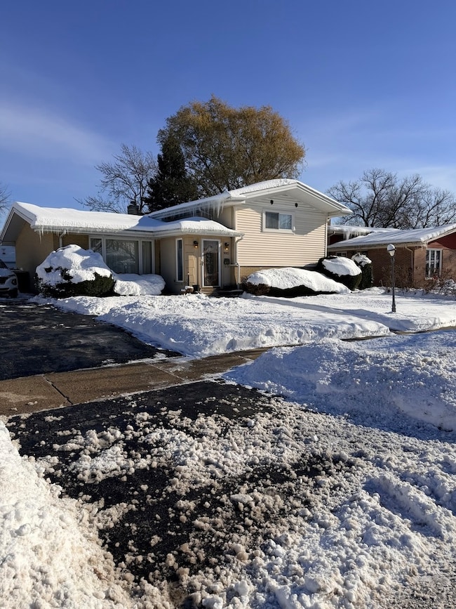 9013 Oriole Ave, Morton Grove, IL 60053 - photo 2