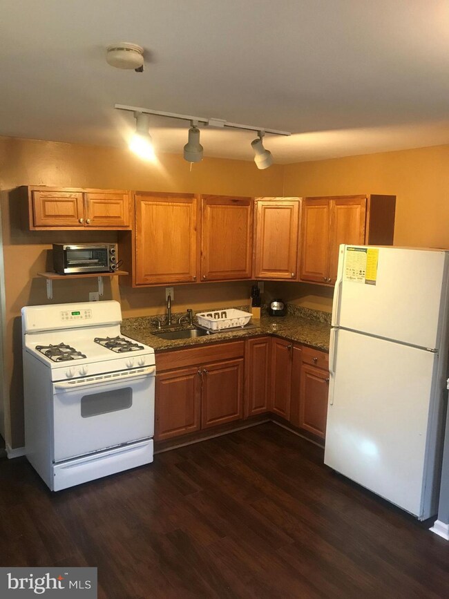 9333 Fontana Dr, Lanham, MD 20706 - photo 5