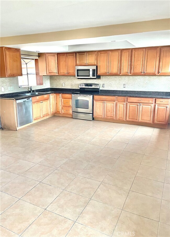 58717 Three Palms, Yucca Valley, CA 92284 - photo 5