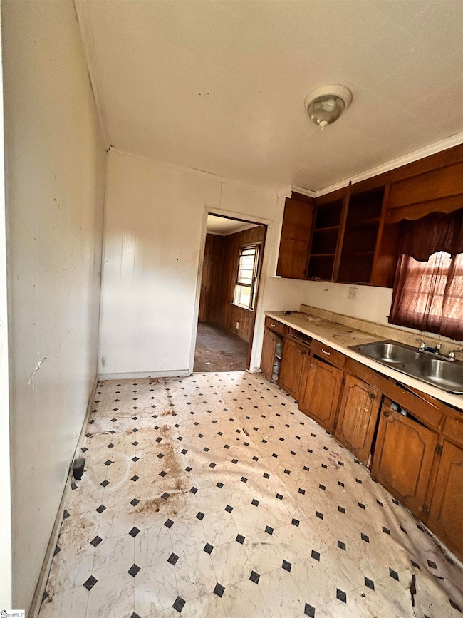 288 Hooker Ave, Laurens, SC 29360 - photo 5