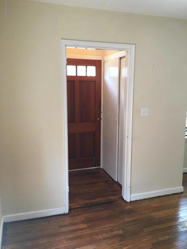 202 Kemball Ave, Staten Island, NY 10314 - photo 3