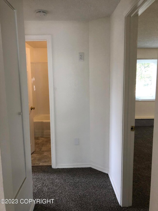 3904 Northwood Dr unit B, Anchorage, AK 99517 - photo 7
