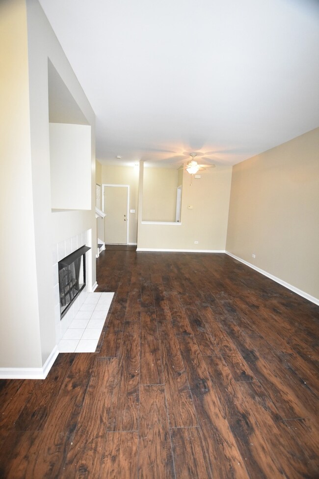 2330 Reflections Dr unit 2330, Aurora, IL 60502 - photo 2