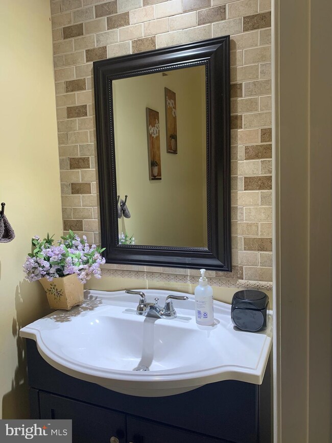 14555 London Ln, Bowie, MD 20715 - photo 2