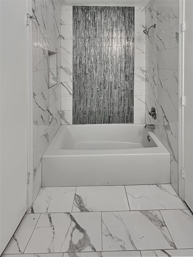 1321 Emily Rd unit 4101, Dallas, TX 75240 - photo 7