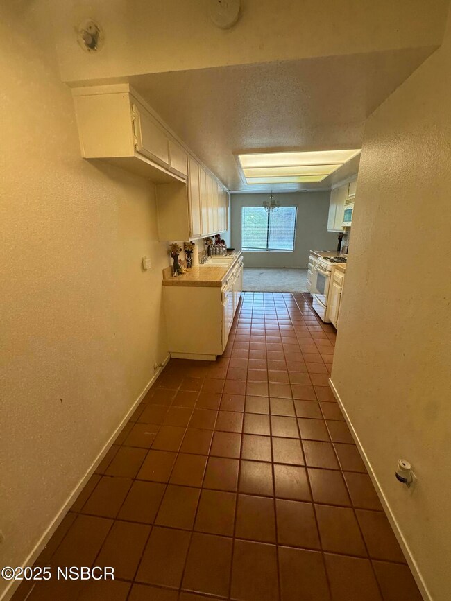 1208 Jamie Loop, Santa Maria, CA 93454 - photo 6