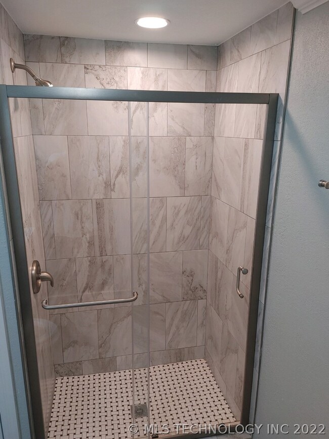 2530 S 65th West Ave unit B, Tulsa, OK 74107 - photo 5