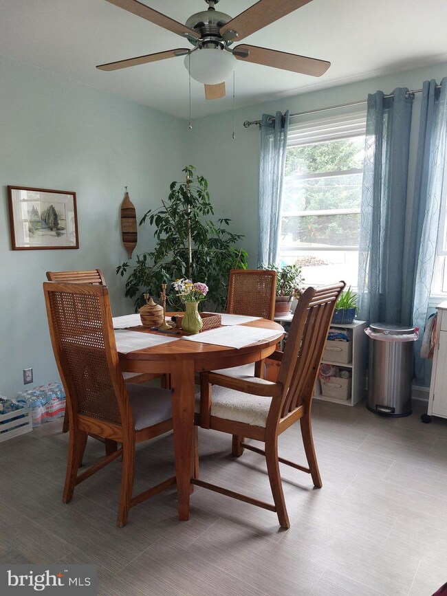 1049 Fairview Rd, Hagerstown, MD 21742 - photo 4