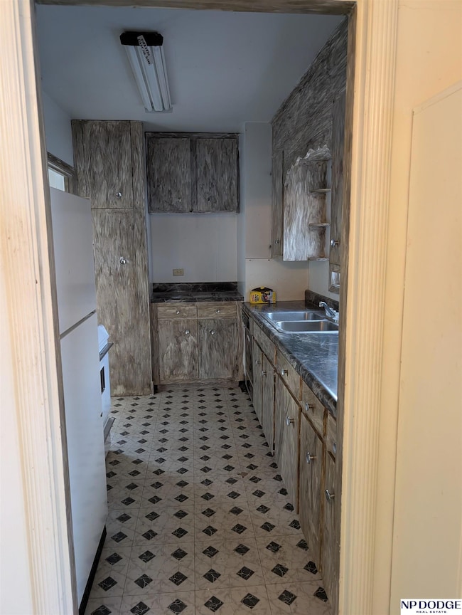 878 S 32nd St, Lincoln, NE 68510 - photo 3