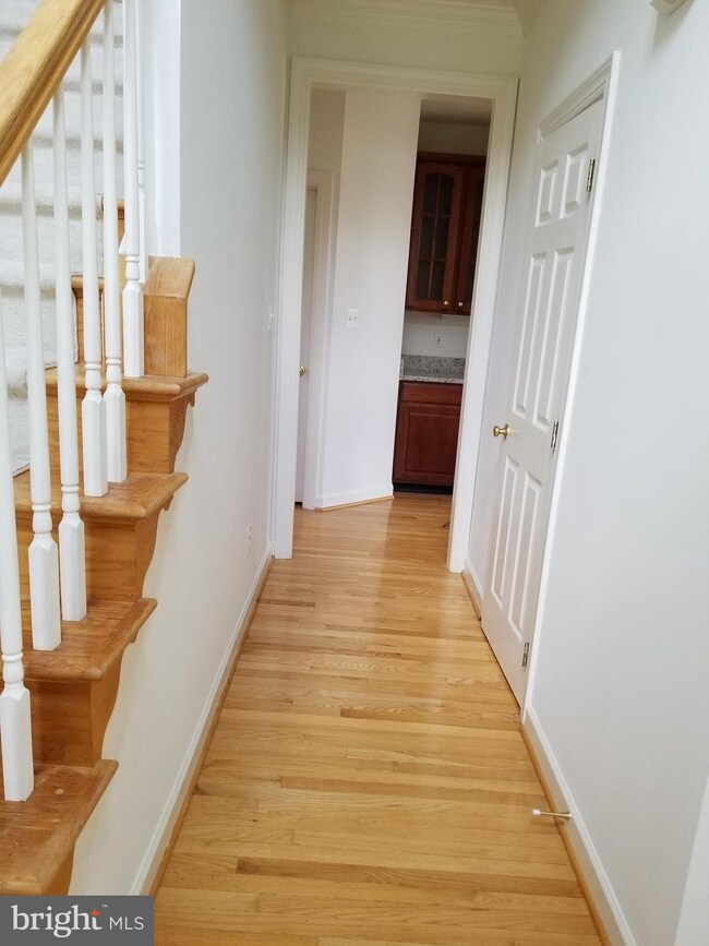 4566 Fair Valley Dr, Fairfax, VA 22033 - photo 6