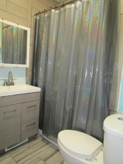 bathroom 3907