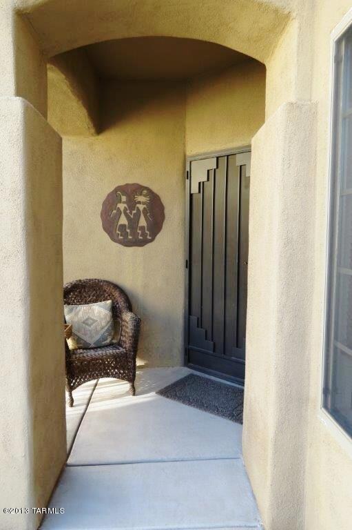 105 E. Placita del Polen