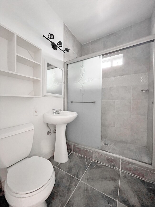 2528 Driscoll St unit A, Houston, TX 77019 - photo 6