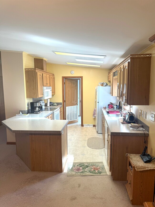 19 Temple Dr, Rochester, NH 03868 - photo 6