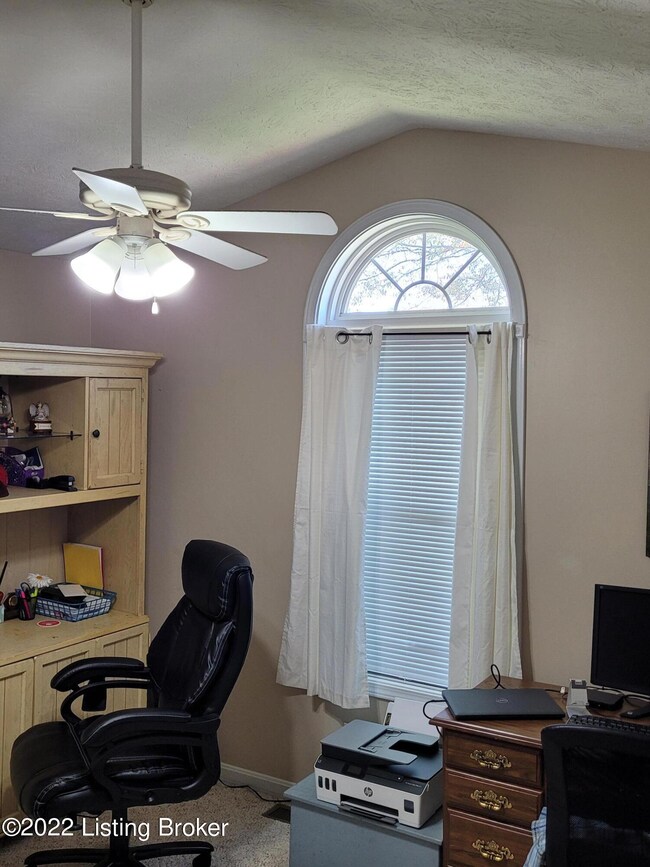 226 Park Ridge Dr, Mount Washington, KY 40047 - photo 4