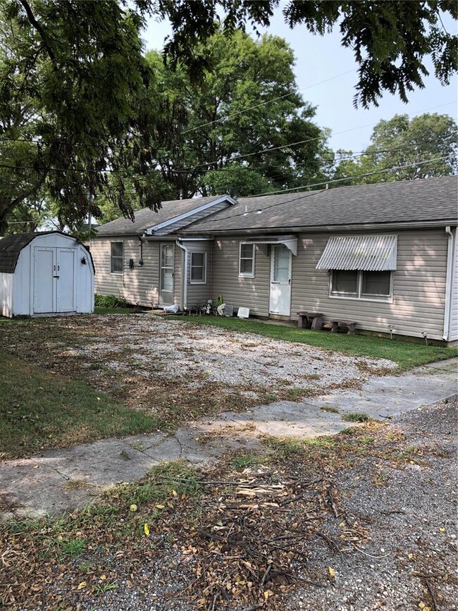 105 W High St, Freeburg, IL 62243 - photo 2