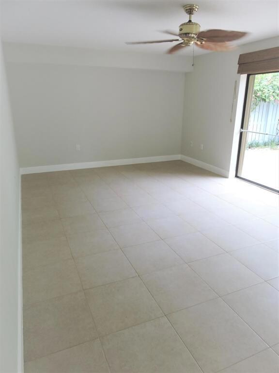 3208 32nd Ct, Jupiter, FL 33477 - photo 4