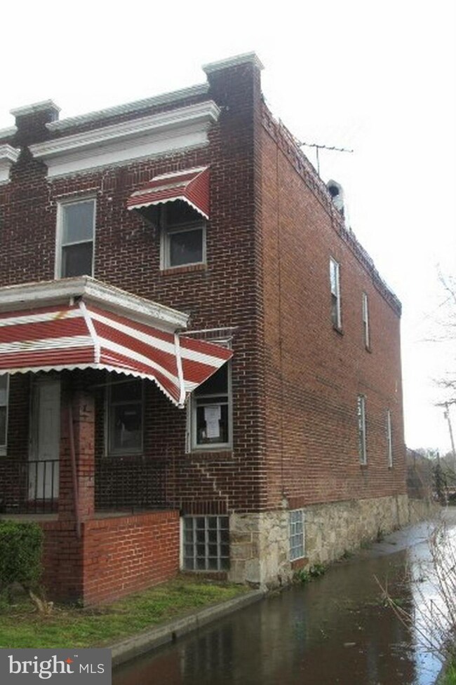 2747 Wilkens Ave, Baltimore, MD 21223 - photo 3