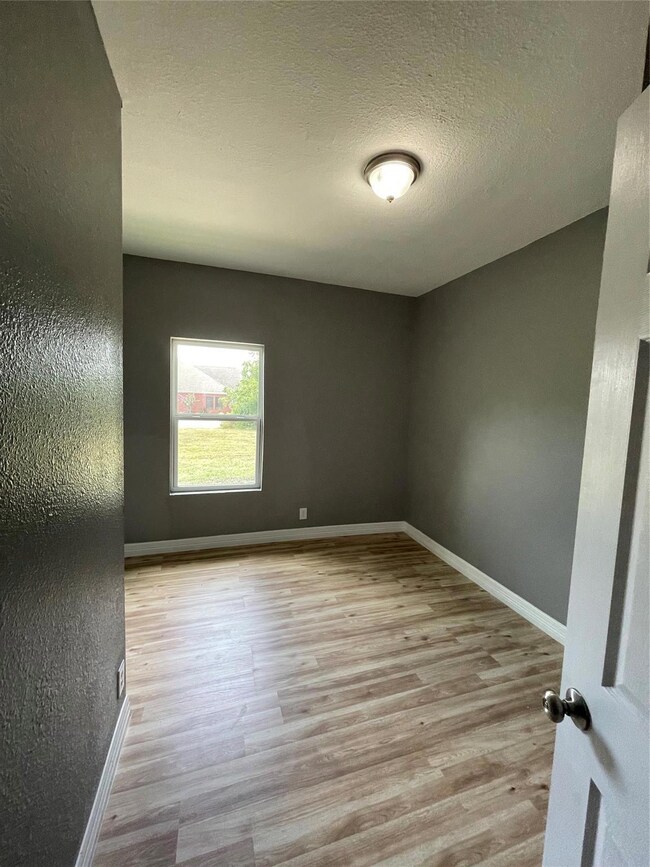 815 N Travis St, Sherman, TX 75090 - photo 6