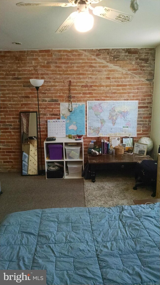 807 Hollins St unit 3 THIRD FLOOR, Baltimore, MD 21201 - photo 4