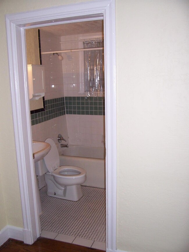 5749 Vickery Blvd unit 8, Dallas, TX 75206 - photo 4