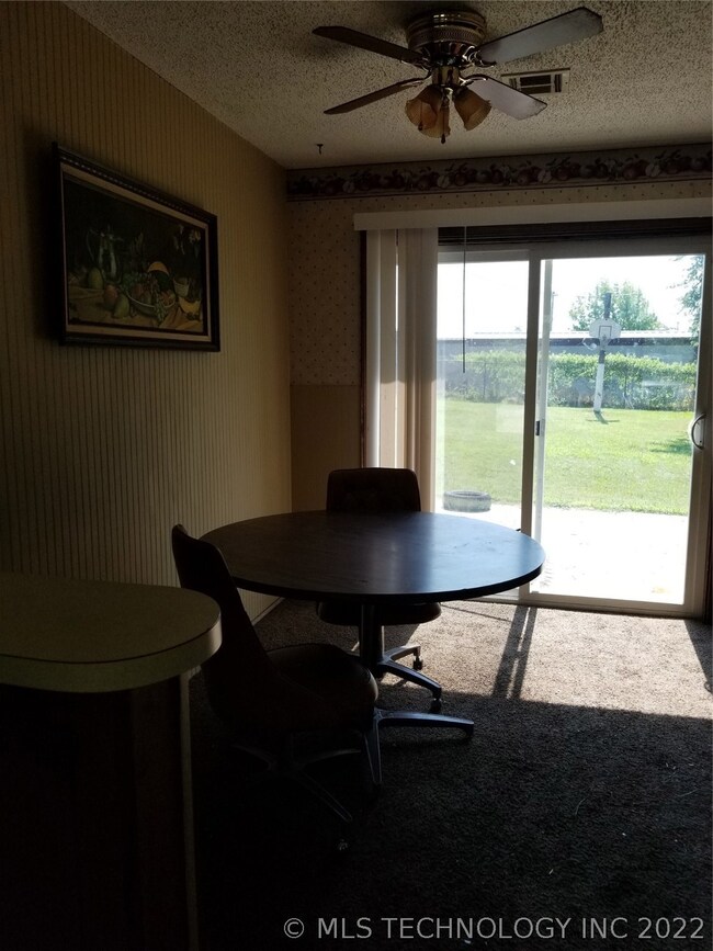 605 S 4th St, Eufaula, OK 74432 - photo 4