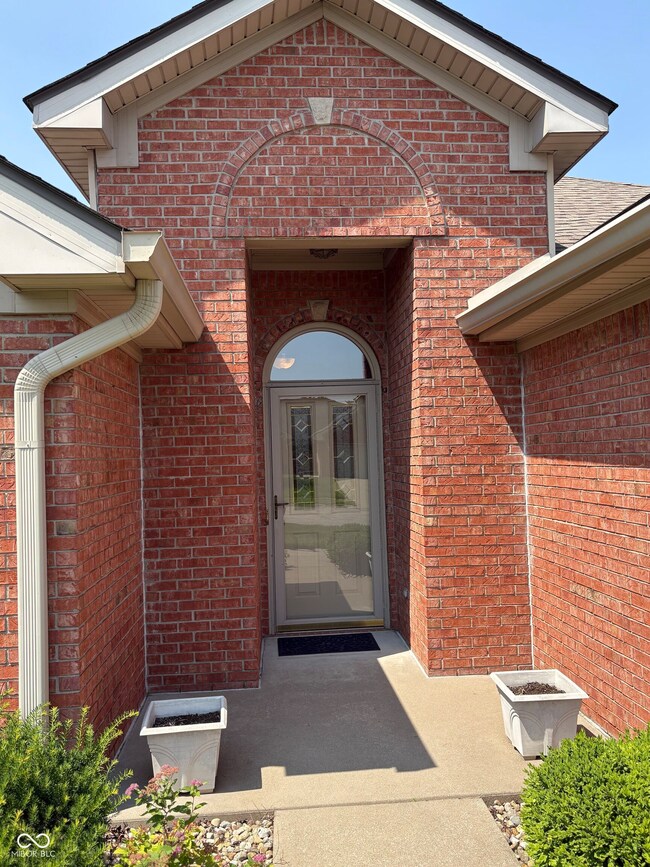 5148 Constitution Ct, Columbus, IN 47203 - photo 2