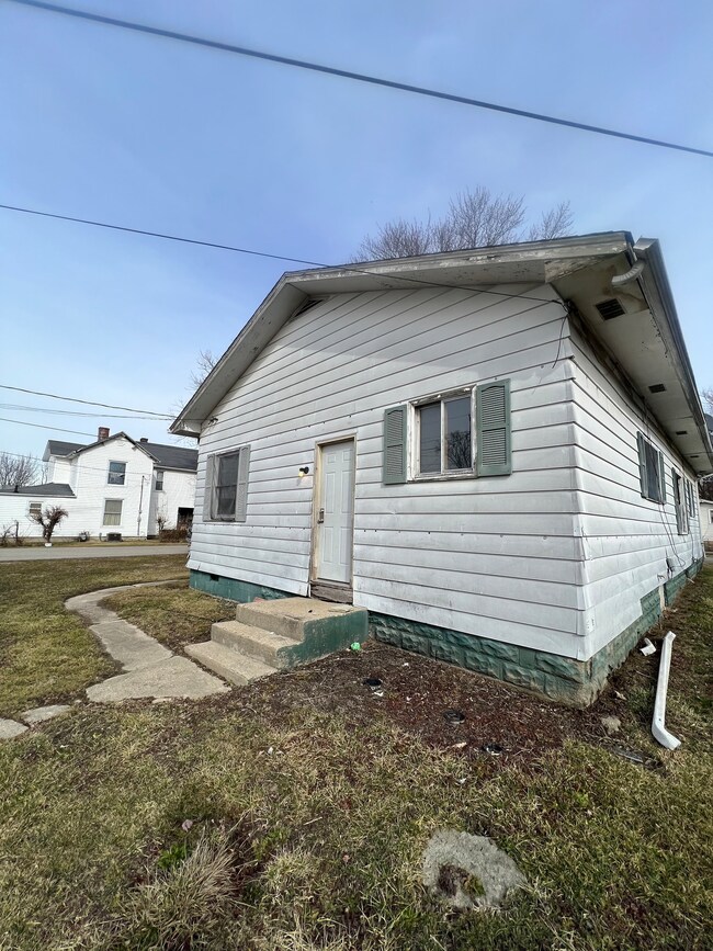 2103 Arrow Ave, Anderson, IN 46016 - photo 3