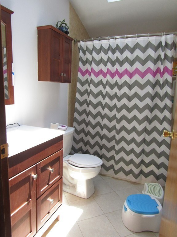 279 Brookside Cir, Florence, MA 01062 - photo 7