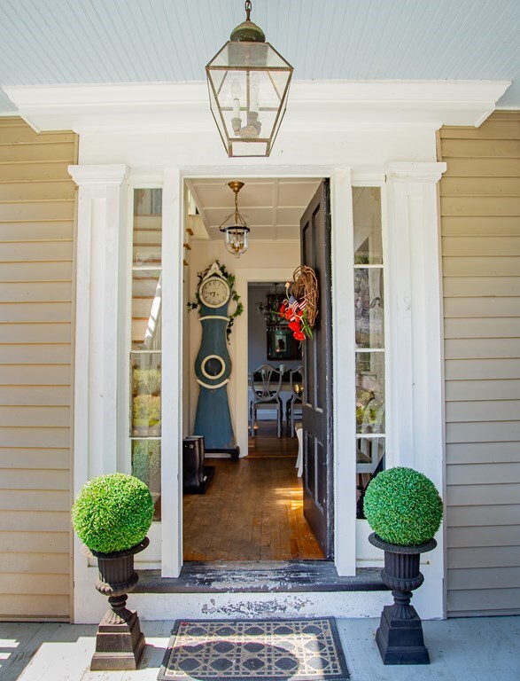 9 Mechanic St, West Brookfield, MA 01585 - photo 4