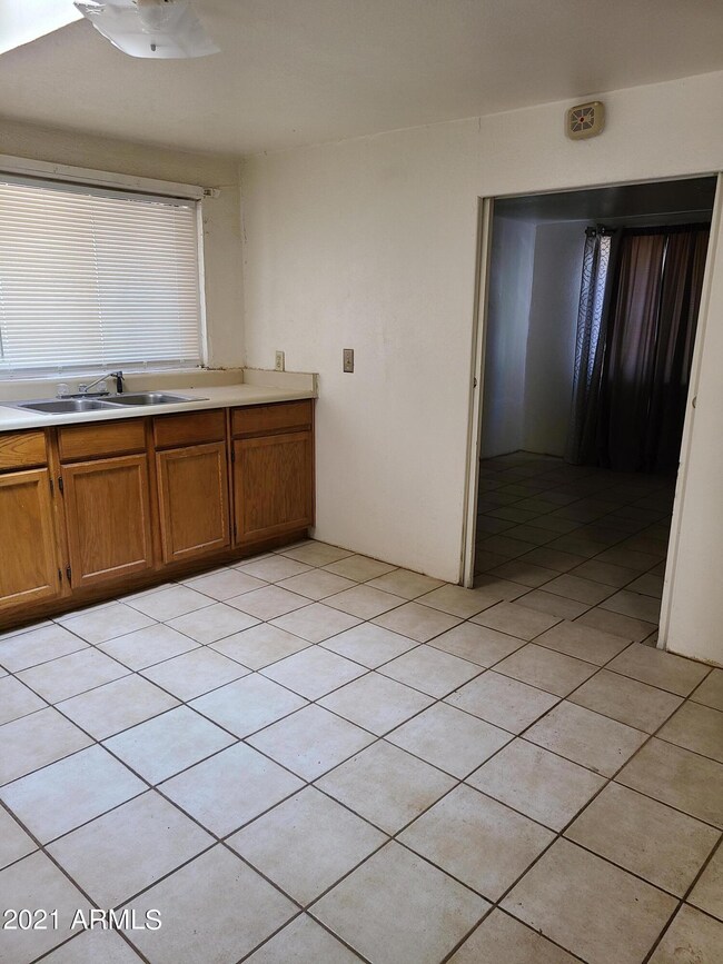 725 E 1st St, Douglas, AZ 85607 - photo 6