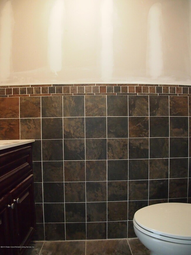 (3) Half Bath.JPG