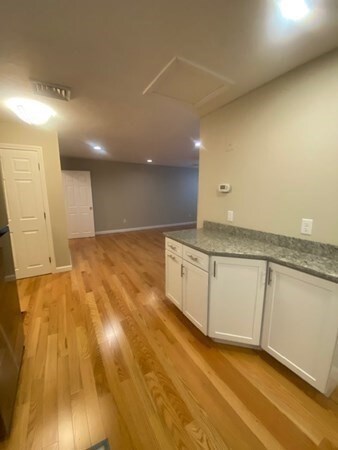325 Plantation St unit 113, Worcester, MA 01604 - photo 6