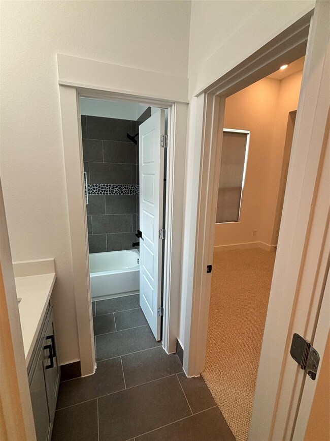 778 W Tidwell Rd unit E, Houston, TX 77091 - photo 7