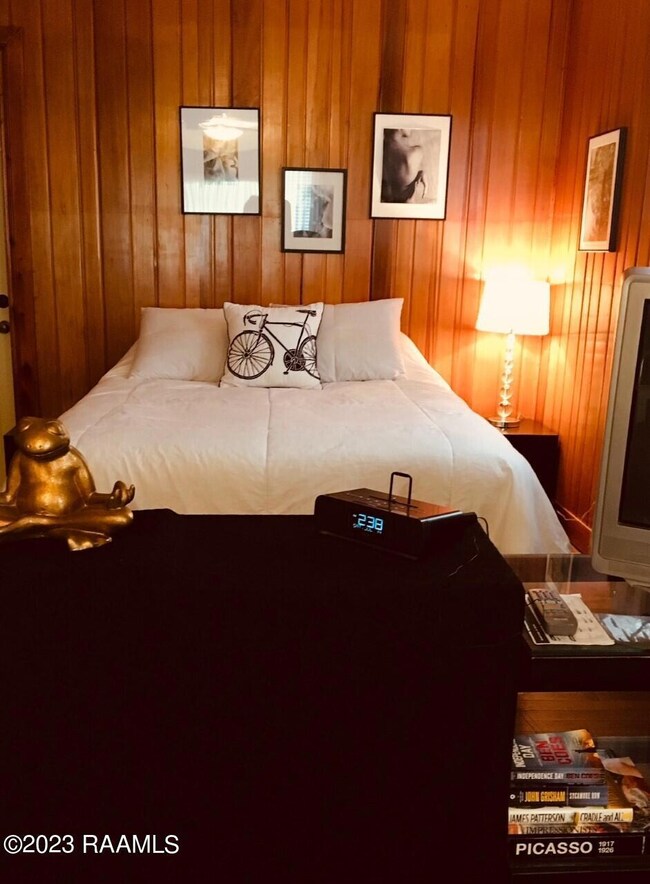 614 Hoover Air B&B3