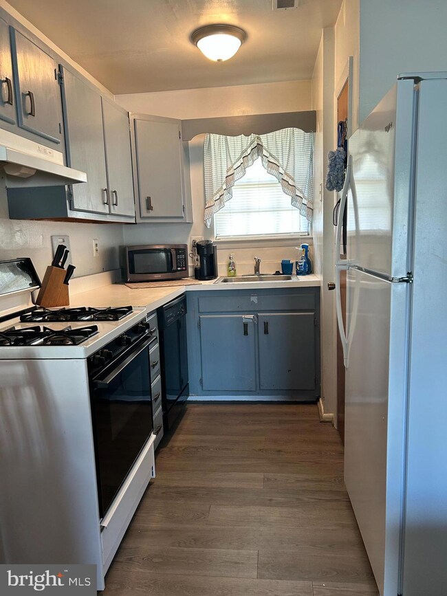 214 Via Cascata Dr, Clementon, NJ 08021 - photo 2