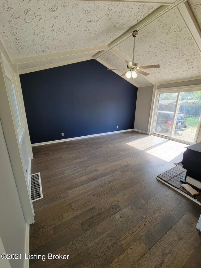 245 Shelley Ct, Mount Washington, KY 40047 - photo 7