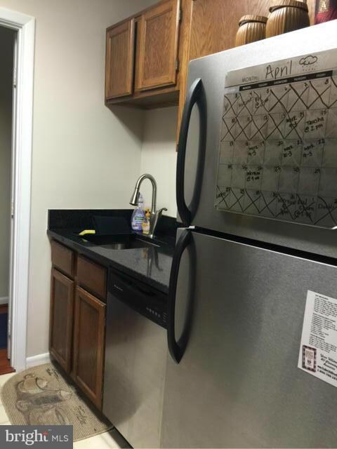 3800 Lyndhurst Dr unit 201, Fairfax, VA 22031 - photo 3