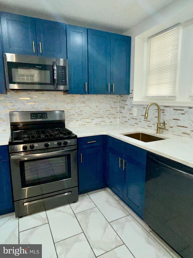 2310 Fernon St, Philadelphia, PA 19145 - photo 4