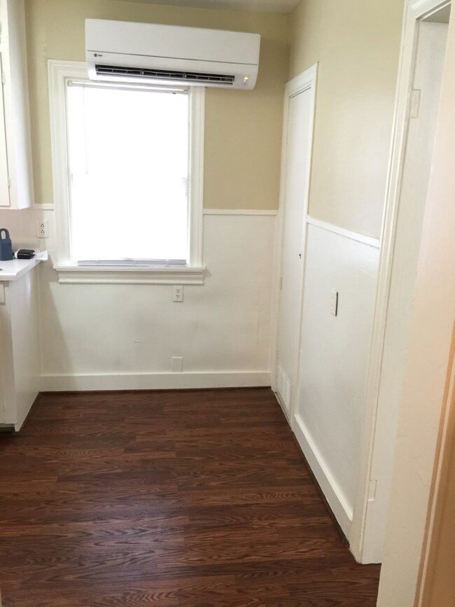 746 Beverly St, Houston, TX 77007 - photo 7