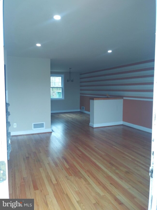 6502 Belle Vista Ave, Baltimore, MD 21206 - photo 3