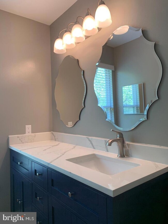 903 Cypress Point Cir, Bowie, MD 20721 - photo 3